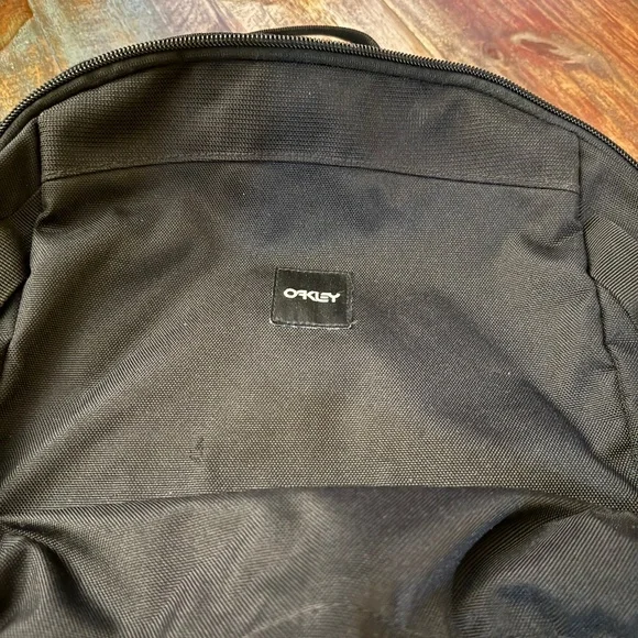 Oakley Black Backpack - Picture 3 of 4